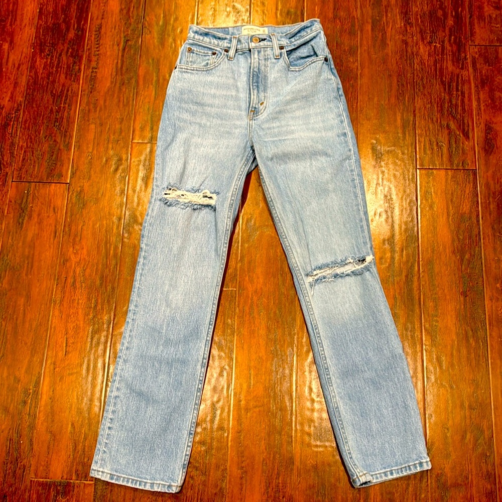 Abercrombie 90’s Ultra High Rise Straight Leg Denim